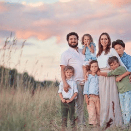 Elena Karneeva – Big family shot