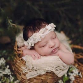 Twig & Olive Photography – Newborn – Bucket Pose