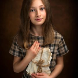 Alexandra Van der Linden – Fine Art Portrait Editing Video Tutorial